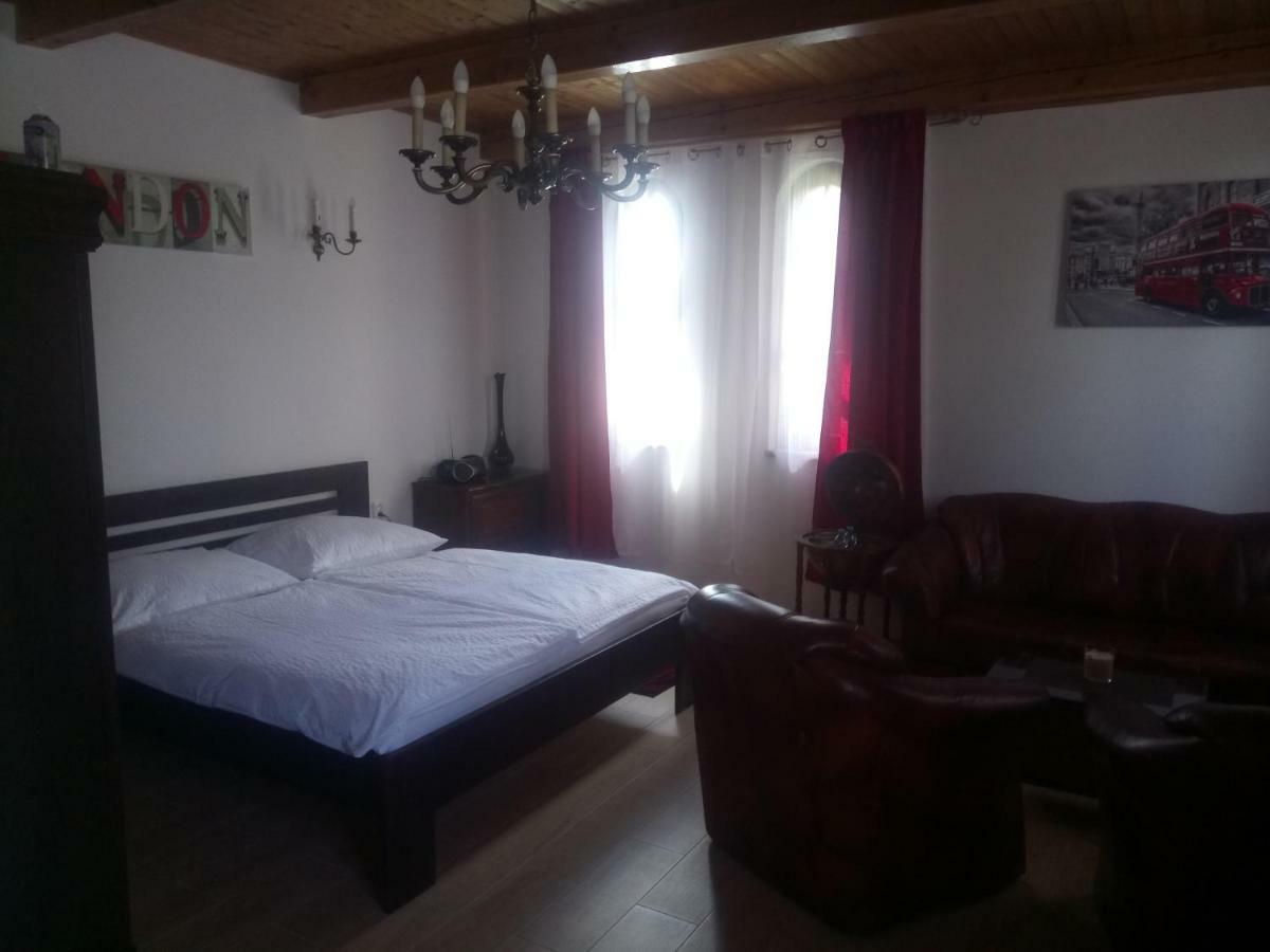 Pension Libra Velesin Exterior photo